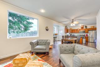 Lakefront Gem with Deck and Grill in Shelton - Shelton - 7