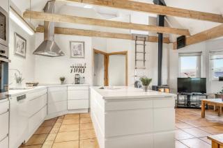 Large Holiday Home With Pool And Spa In The Middle Of Blokhus Town, Close To The North Sea - Blokhus - 3