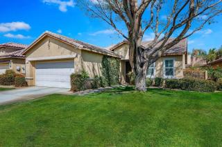 Pool & Spa Gated Community Walk to Festivals! - Indio - 5
