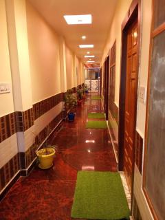 Kaka Guest House - Ayodhya - 4