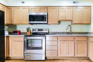 2 Mi to National Aquarium Canton Home with Patio! - Baltimore - 2