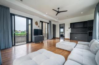 Vulcano - Stunning Panoramic Views & Expansive Pool in Prime Location - Kerobokan - 4