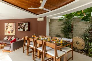 Spacious 4BR Villa with Pool in Central Seminyak - Seminyak - 8