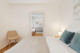 Louvre - Cozy City Center Apartment with Balcony - Prague - 4