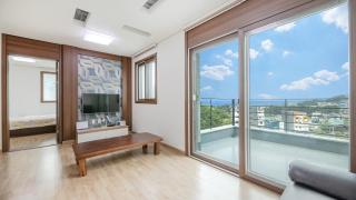 Samcheok Santorini Pension - 8