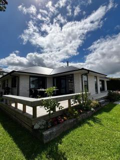 Modern Retreat for Friends, Family, or Fishing! - Coromandel - 4