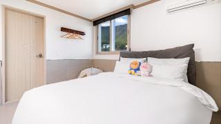 Namhae Dangdangi Dog Pension Blue - 5