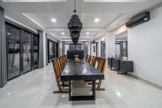 Prime Location, Incredible Views & Private Pool - Kerobokan - 5