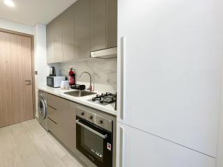 Brand new studio I Bills included - 9