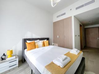 Brand new studio I Bills included - 4