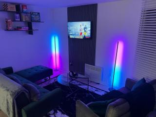 ARCADE MACHINE! City Centre Sleeps 5 FREE PARKING - Wolverhampton - 3
