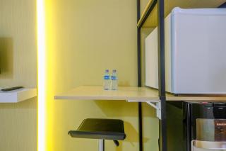 Cozy Living Studio Room at Evenciio Margonda Apartment By Travelio - Depok - 5