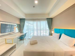 Modern and Spacious Studio Room at Green Kosambi Bandung Apartment By Travelio - 9