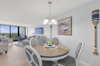 Beachfront condo with NW exposure, grills and pool - 4