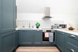 Gorgeous 1-Bedroom Acton Flat with Two Balconies at Acton, Sleeps 4 - Londra - 5