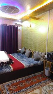 StarGate HomeStay UK A Walk in The Clouds - Bhimtal - 4