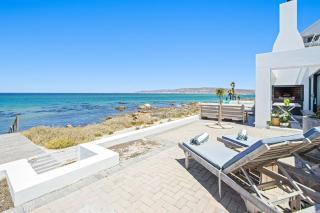 Shelley Point Beach Villa by Host Agents - Stompneusbaai - 2