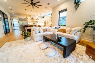 Pool 4BR 3BA Sleeps 8 w Patio Grill by Austin Vacay - Austin - 3