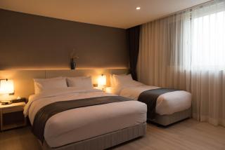 New Donghae Tourist Hotel - 7