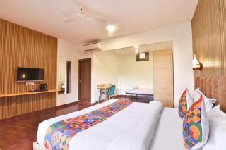 FabHotel Morjim Bliss - 1