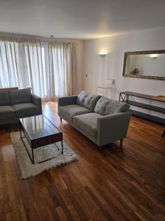 2 Bed Apartment Central London Canary Wharf - London - 3