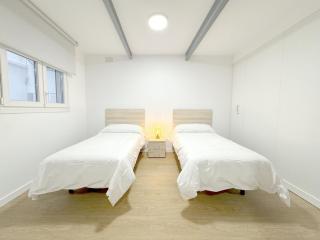 Amplio Apartamento con Parking y en el Centro - 4