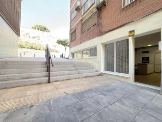 Amplio Apartamento con Parking y en el Centro - Almería - 2