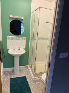 Spacious Contractor House for Families, Groups, and Free Parking - 5