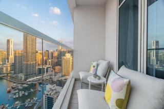 GuestReady - Exquisite living with Marina views - 1