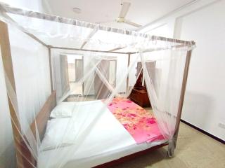 Smart White Villa - Mirissa - 9