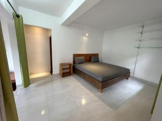HnM Kandy - Peradeniya Small Apartment with a luxury bed, kitchen, living area, attached washroom - Angunawala - 4