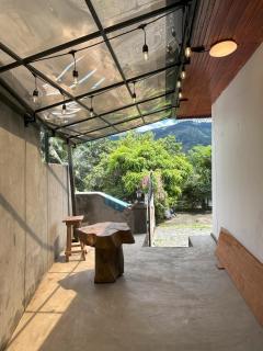 HnM Kandy - Peradeniya Small Apartment with a luxury bed, kitchen, living area, attached washroom - Angunawala - 3