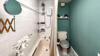 Sunny day new flat with 5 beds - Clydebank - 1
