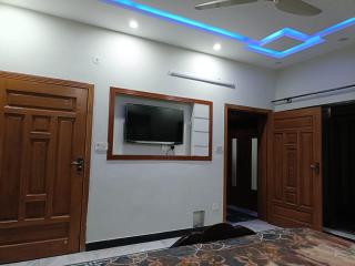 Blue Stone House - Near Islamabad Airport, Free Wi-Fi & parking - 3