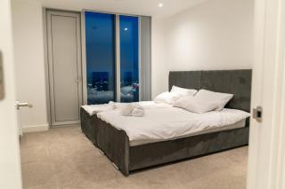 Luxury 2 Bed Penthouse with Stunning Views in Manchester City Centre - Manchester - 2