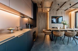 Crystal Pine Luxury Villas with Jacuzzi & Sauna by BQQK - 6
