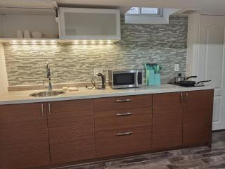 Cozy Suite! Separate Entry, 1 Parking - 1