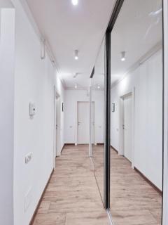Central Apartment with Home Cinema & Work Space - Bucarest - 3