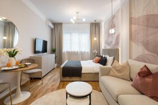 Aesthetic Cosy - Central Alba Studio - 9