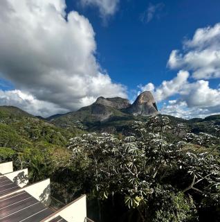 Hospede-se com charme e a melhor vista de Pedra Azul! - Pedra Azul - 1