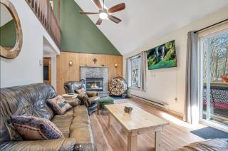 Ski, Unwind, Play Near Big Boulder, Game Room - 9
