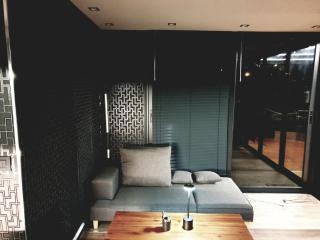 Bright Room Houseboat - 1