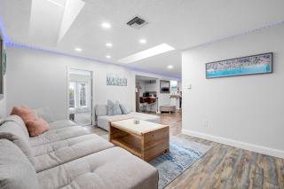 Beach Villa Private pool fire pit 6mi to beach - Pinellas Park - 1