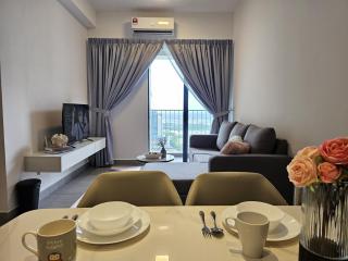 Stylish Sunsuria Forum 5mins to SCCC 6pax - 3