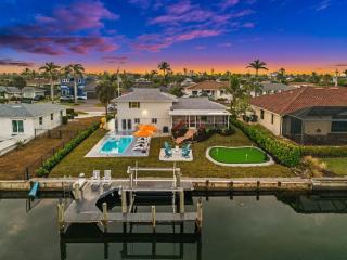 Casa Azul - Waterfront, Hot Tub, Sauna, Heated Pool, Mini Golf, Arcade - 1