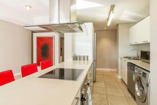 V &A waterfront Canals Aircon Wrap around balcony - 5