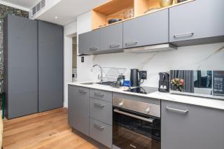 Chic Studio Retreat at The Barracks on Bree Street - Cape Town - 4