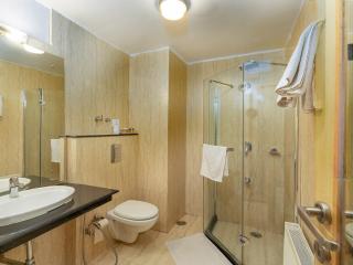 Hotel Pine Spring Gulmarg - Gulmarg - 5