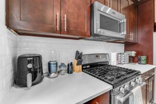 20 MIN to Manhattan! 2BR Luxurious Comfy & Spotless - Newark - 2