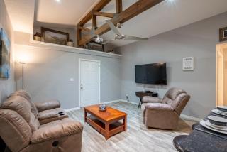 Cozy Renovated Retreat with Tranquil Outdoors - Orlando - 3
